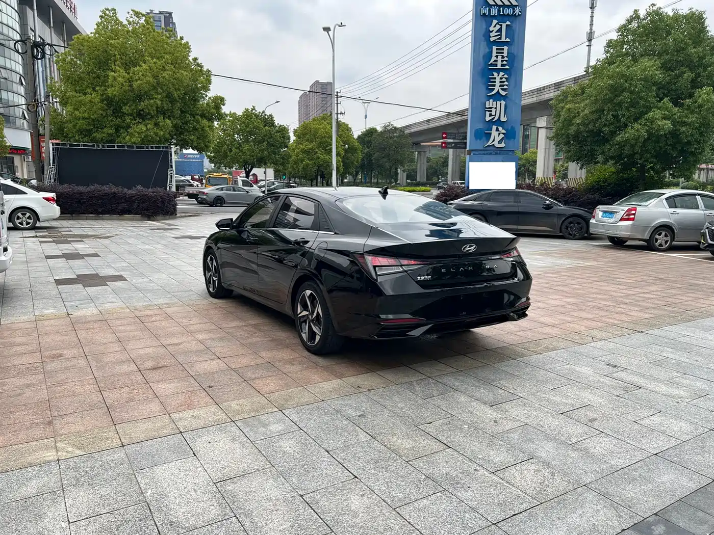 Hyundai Elantra 2021 1.5L CVT GLX Elite Edition фото 16