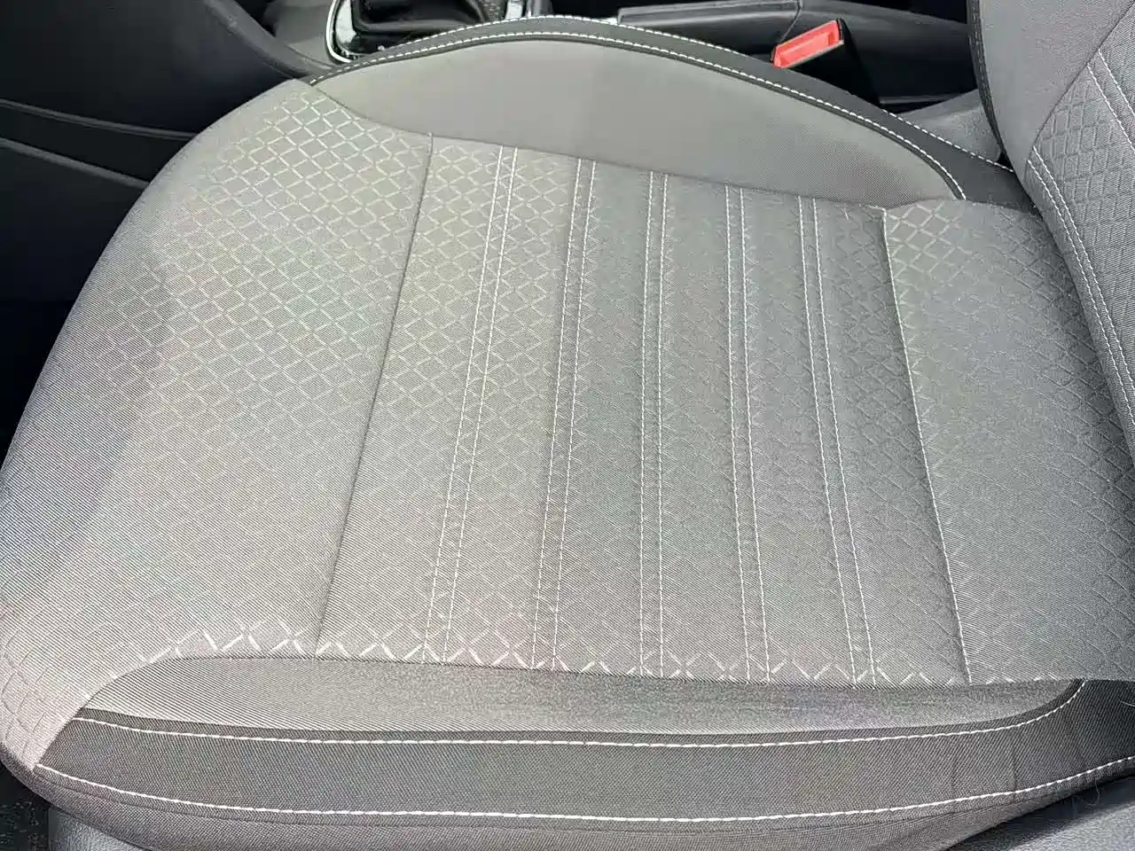 Volkswagen Polo 2016 1.6L Cross Polo Automatic фото 20