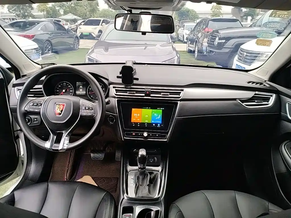 Roewe i5 2019 2019 1.5L Auto 4G-Connected Langyue Edition
