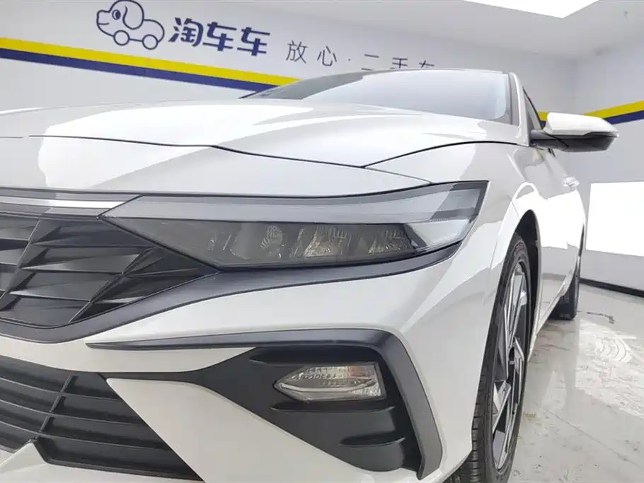 Hyundai Elantra 2023 1.5L CVT GLX Elite Edition фото 5