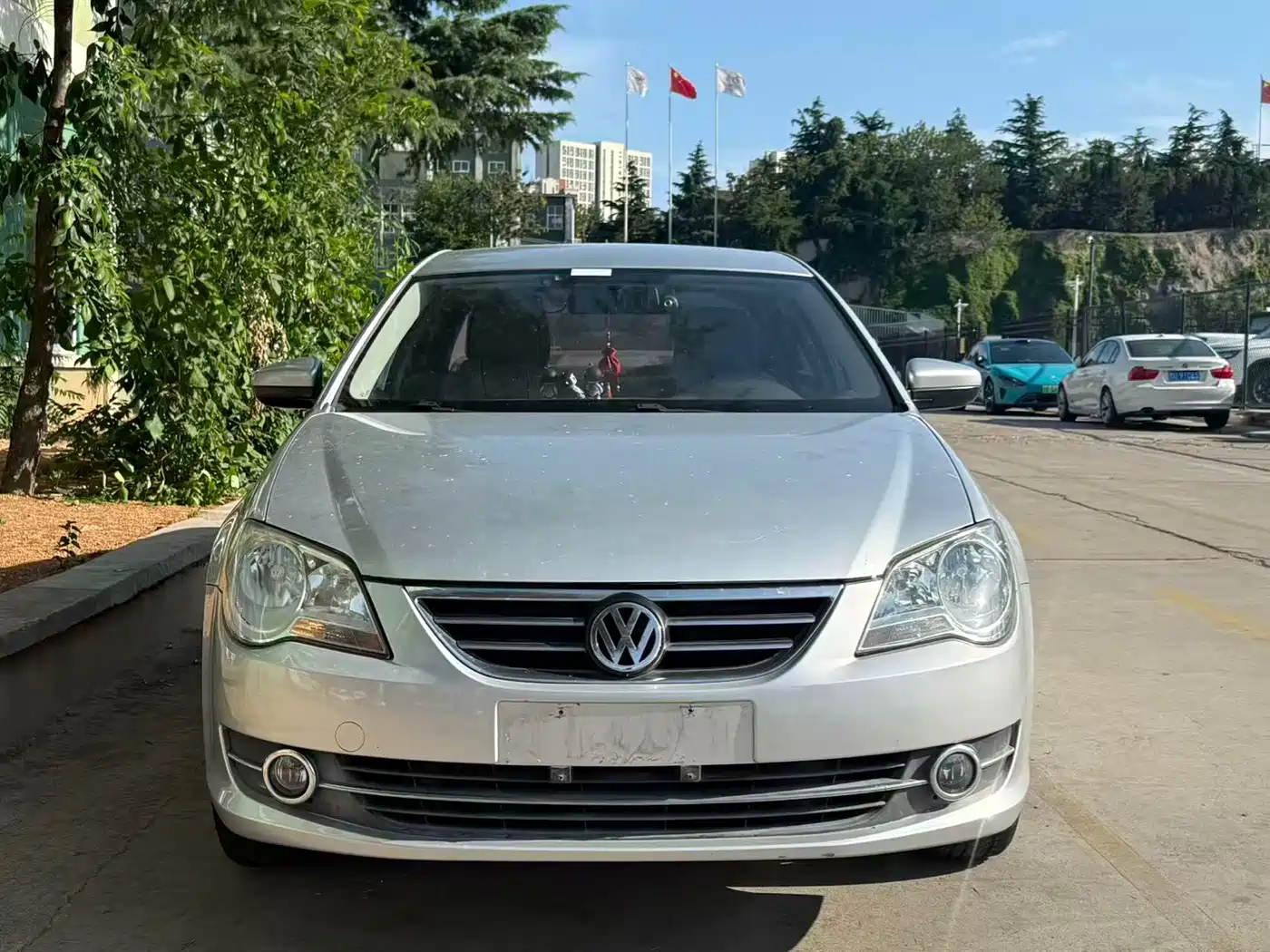 Volkswagen Bora 2011 1.6L Automatic Fashion фото 2