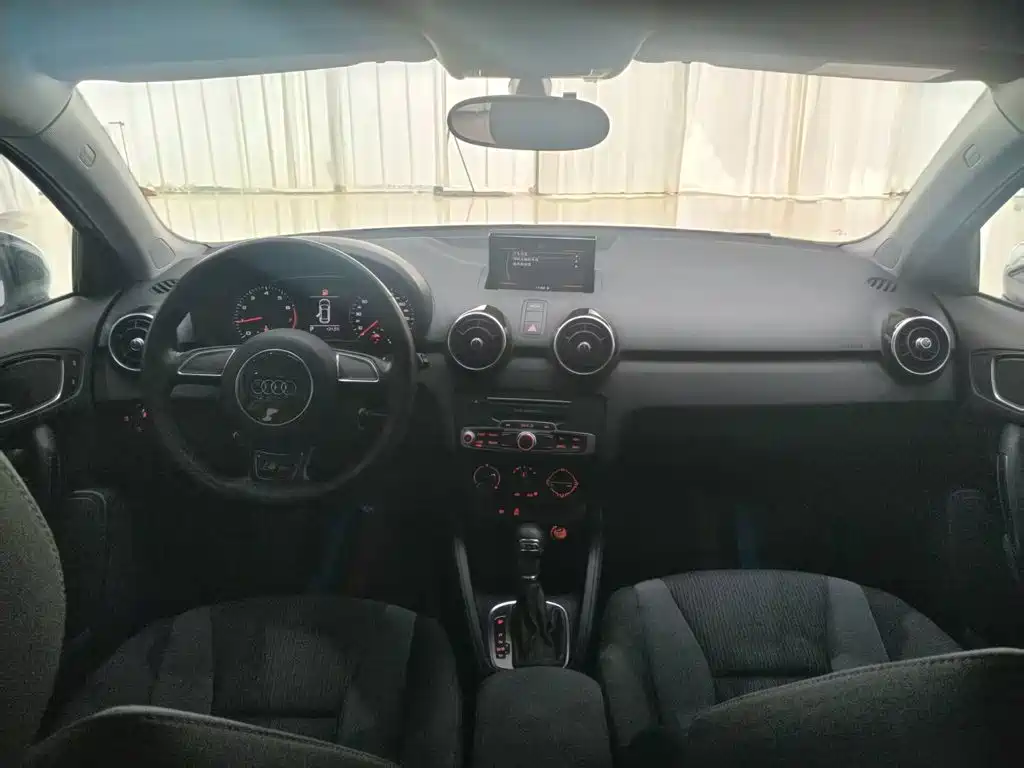 Audi A1 2016 2016 30 TFSI Sportback Design Style Edition