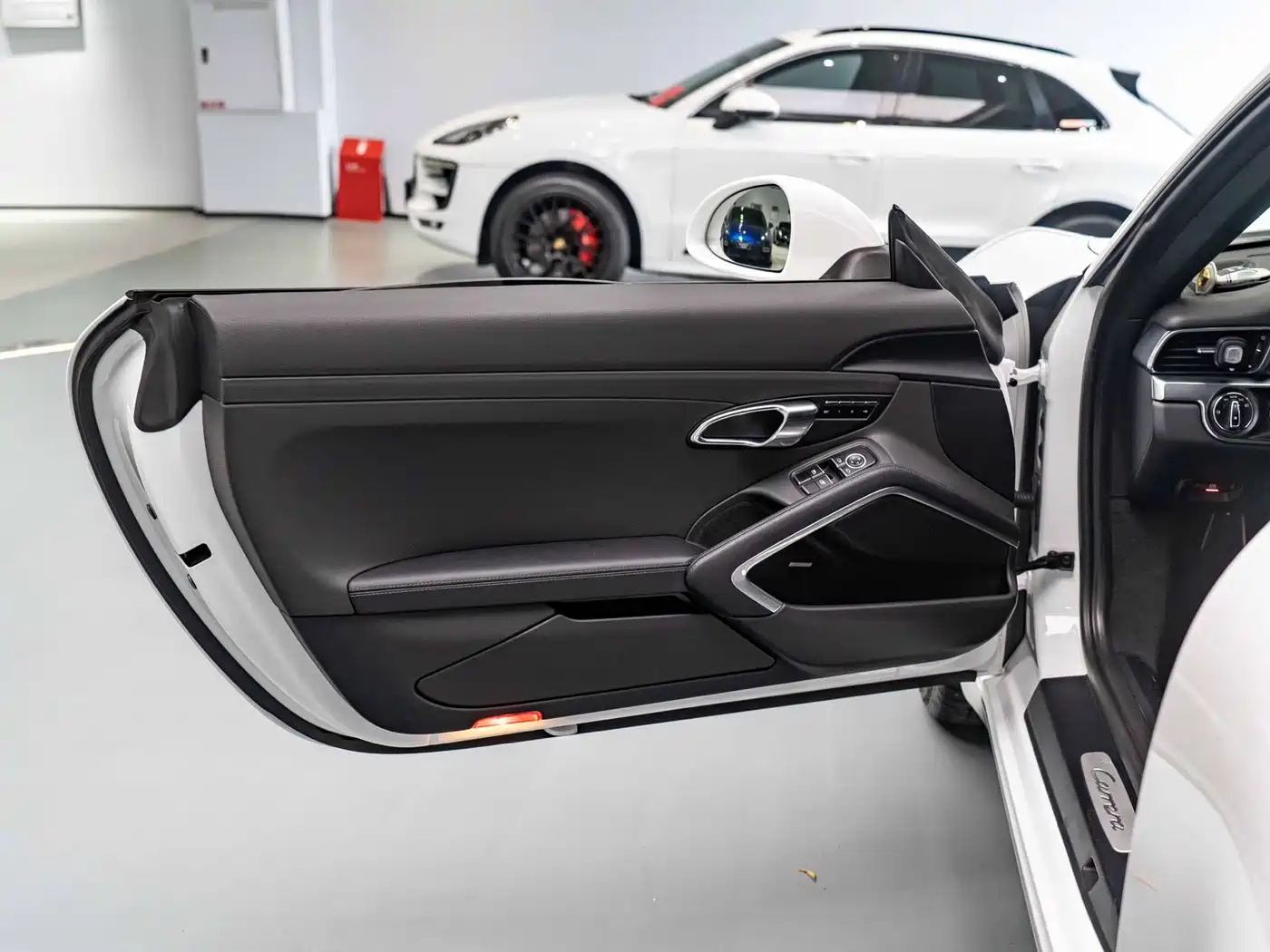 Porsche 911 2015 Carrera 3.4L Style Edition фото 13