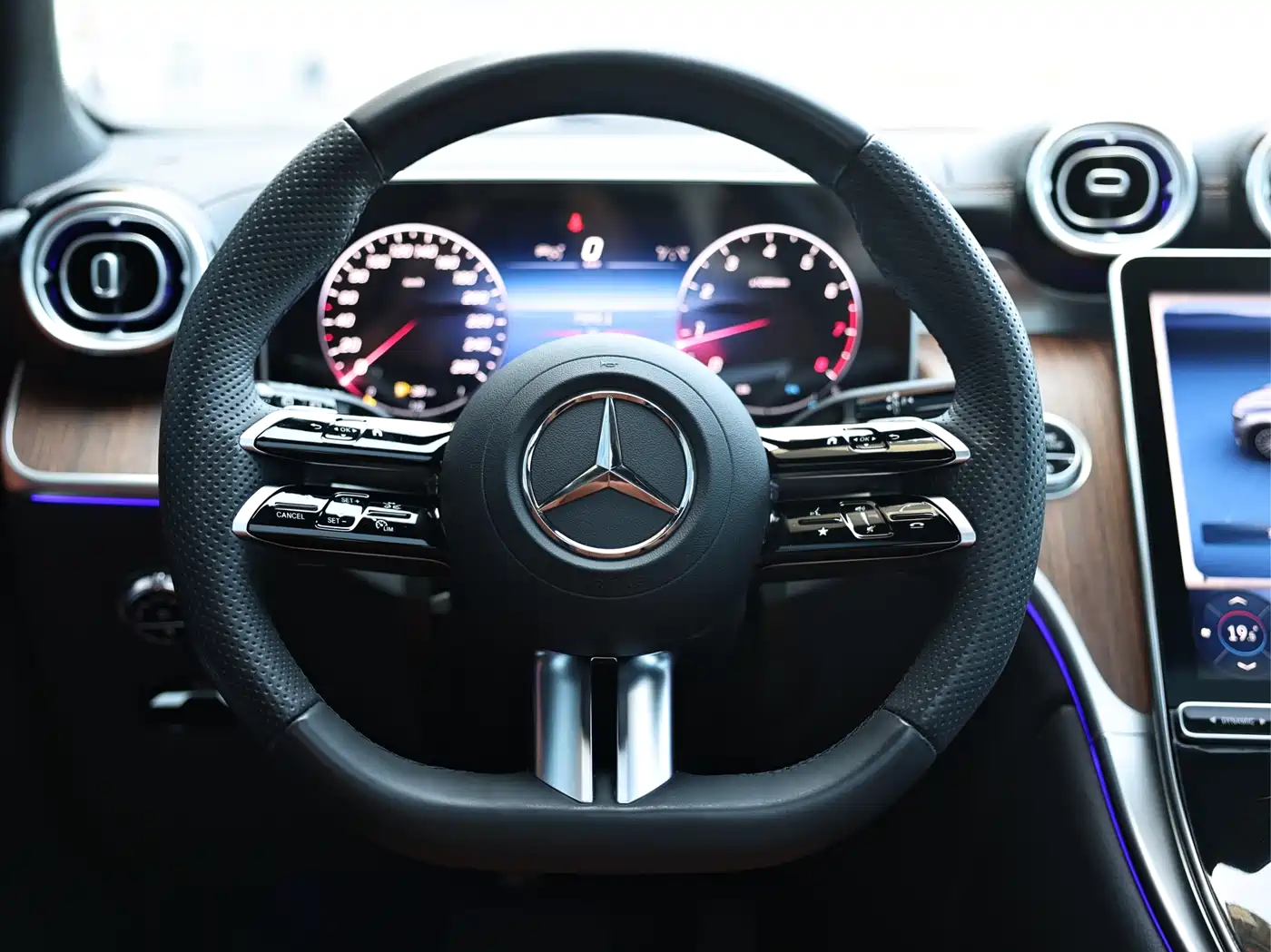 Mercedes-Benz GLC 2024 GLC 300 L 4MATIC Dynamic 5-seater фото 12