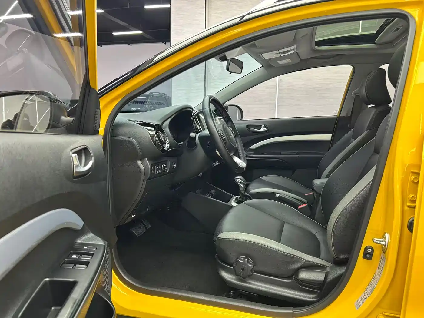 Kia KX1 2021 1.4L CVT Fun Sunroof Version фото 9