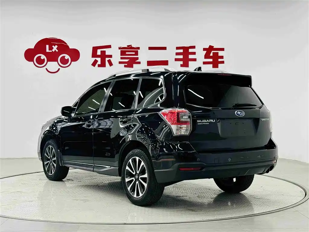 Subaru Forester 2016 2.5i Prestige Navigation Edition фото 3