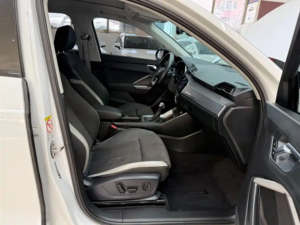 Audi Q3 2023 35 TFSI Fashion Dynamic (1.4T) фото 21