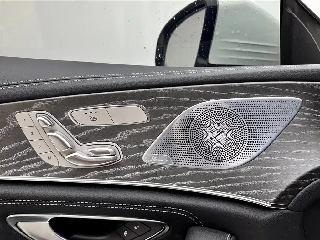 MERCEDES-BENZ CLS