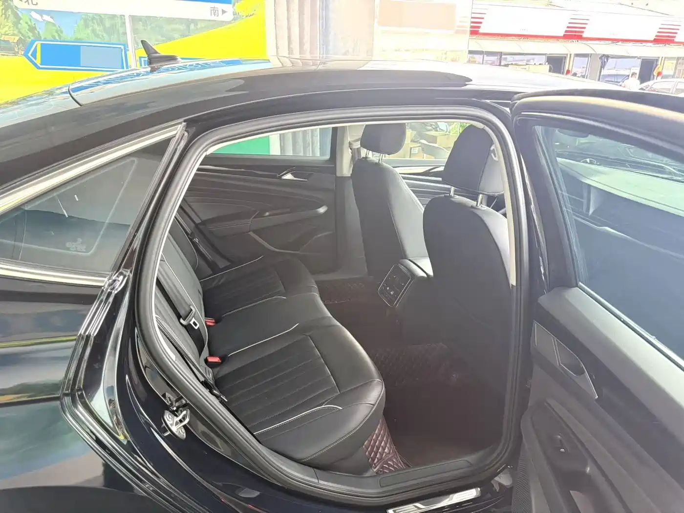 Photo 6 - Volkswagen Passat