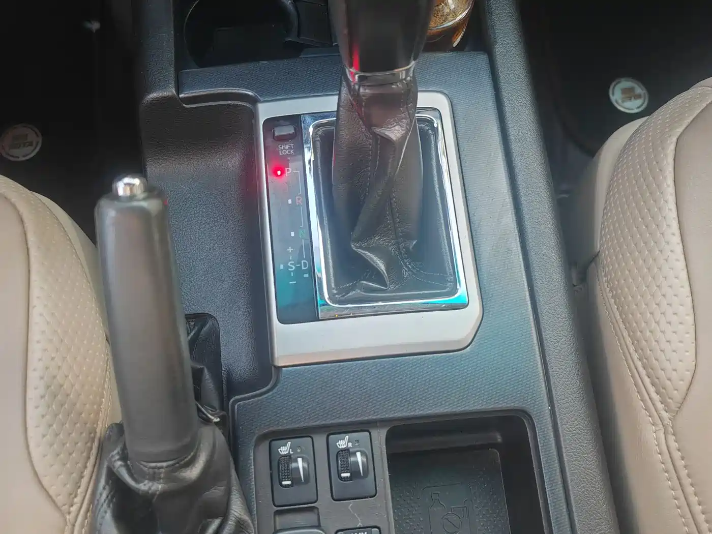 Toyota Prado 2010 4.0L Automatic TX-L фото 14