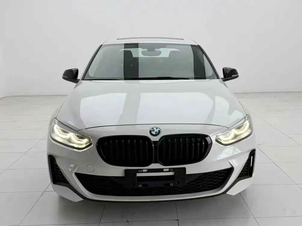 Фото 1 - BMW 1 Series