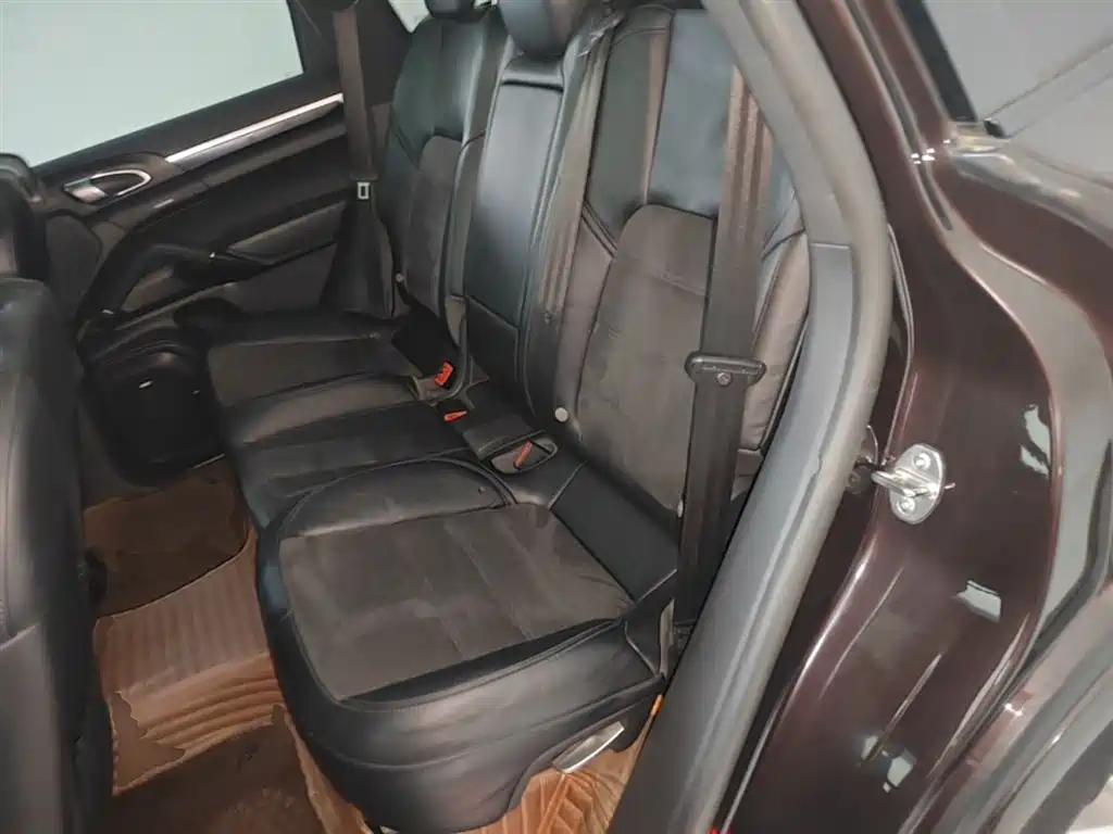 Porsche Cayenne 2016 Cayenne Platinum Edition 3.0T фото 17