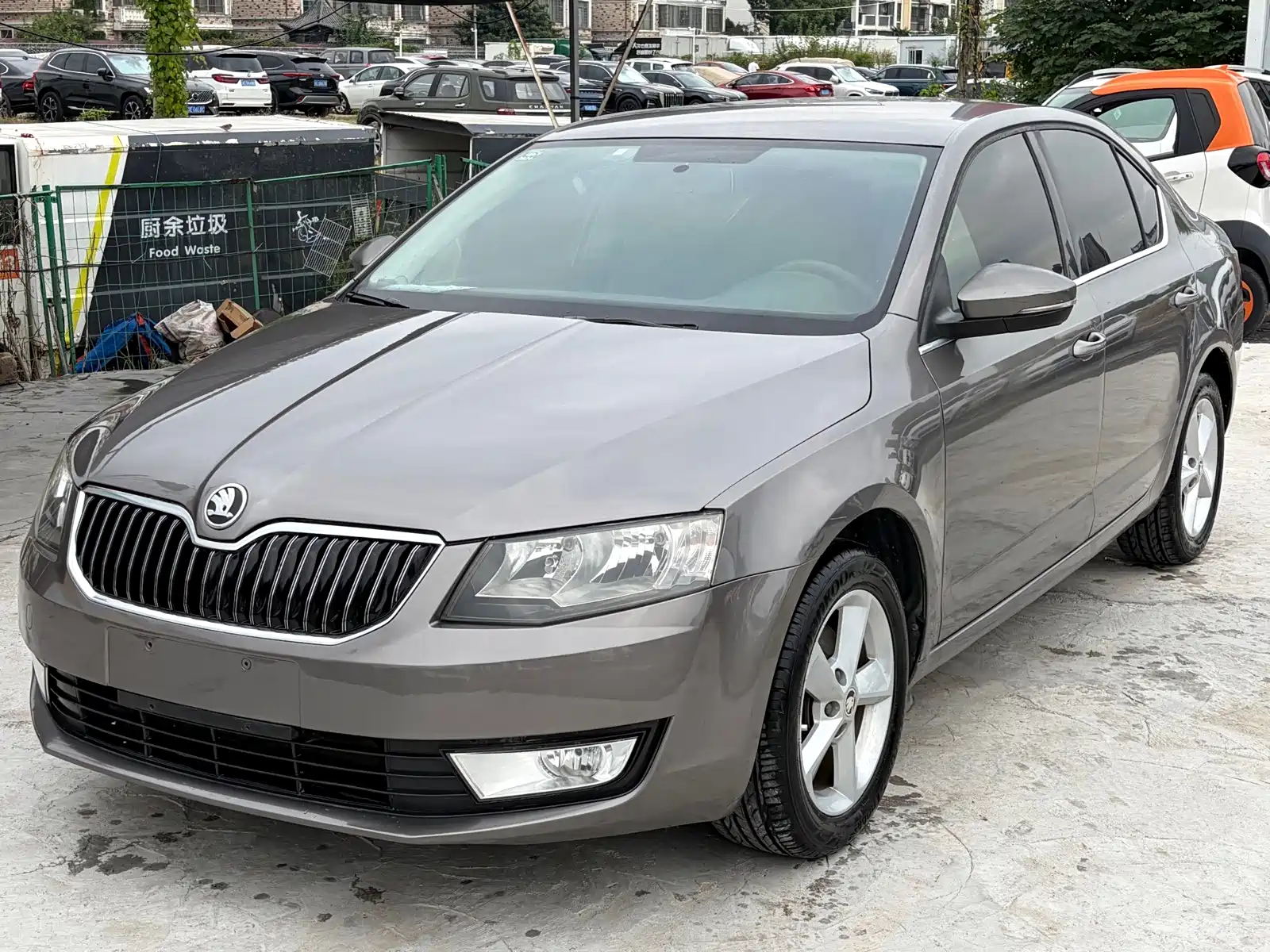 Фото 1 - Škoda Octavia