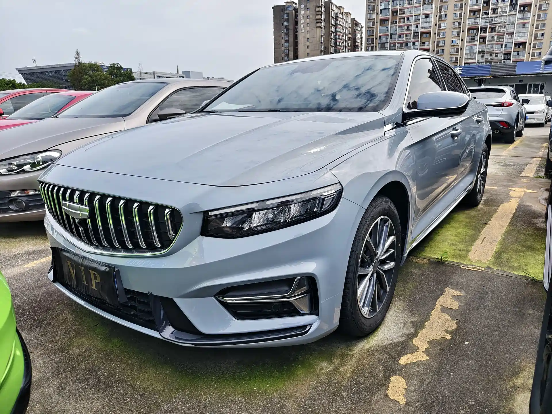 Фото 1 - Geely Preface