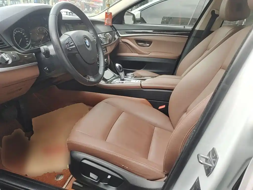 BMW 5 Series 2014 525Li Leading фото 15