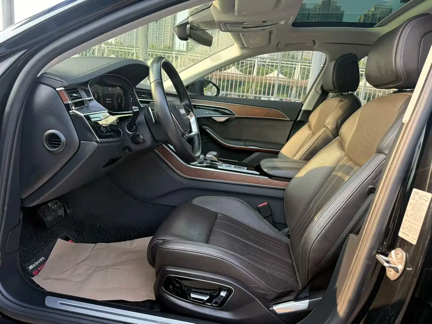 Фото 4 - Audi A8