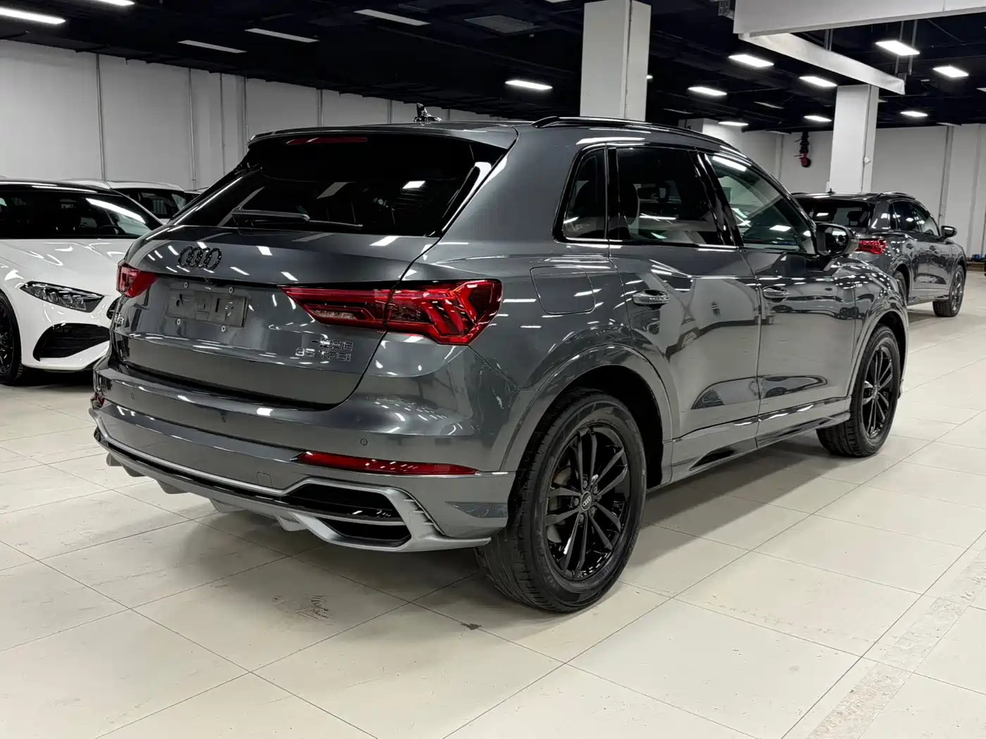 Audi Q3 2022 35 TFSI Fashion Elegance фото 4