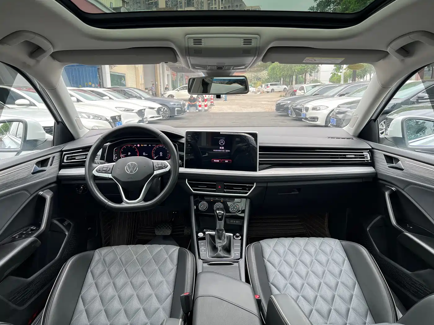Volkswagen Sagitar 2024 300TSI DSG Surpass Edition фото 17