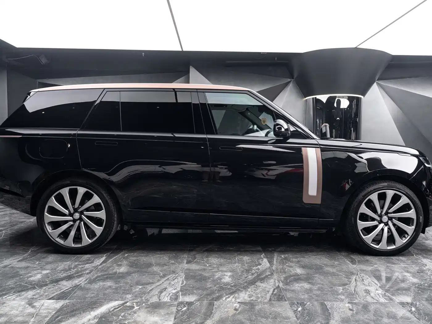 Land Rover Range Rover 2025 2025 3.0 L6 400PS Genesis Extended Wheelbase