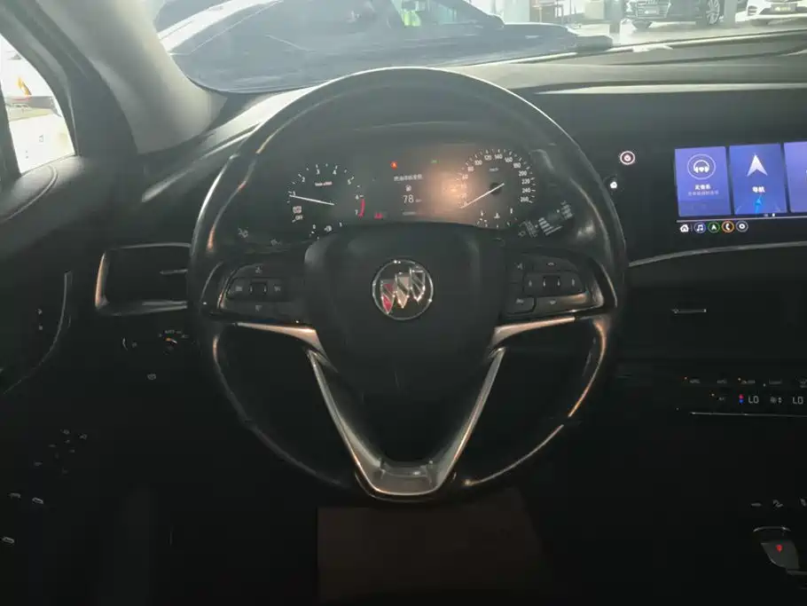Фото 15 - Buick Enclave