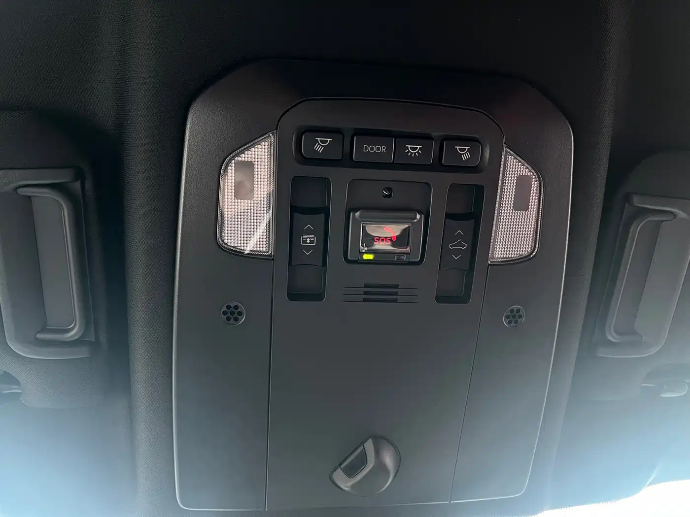 Toyota Crown Kluger 2021 2.5L HEV AWD Flagship Edition фото 24