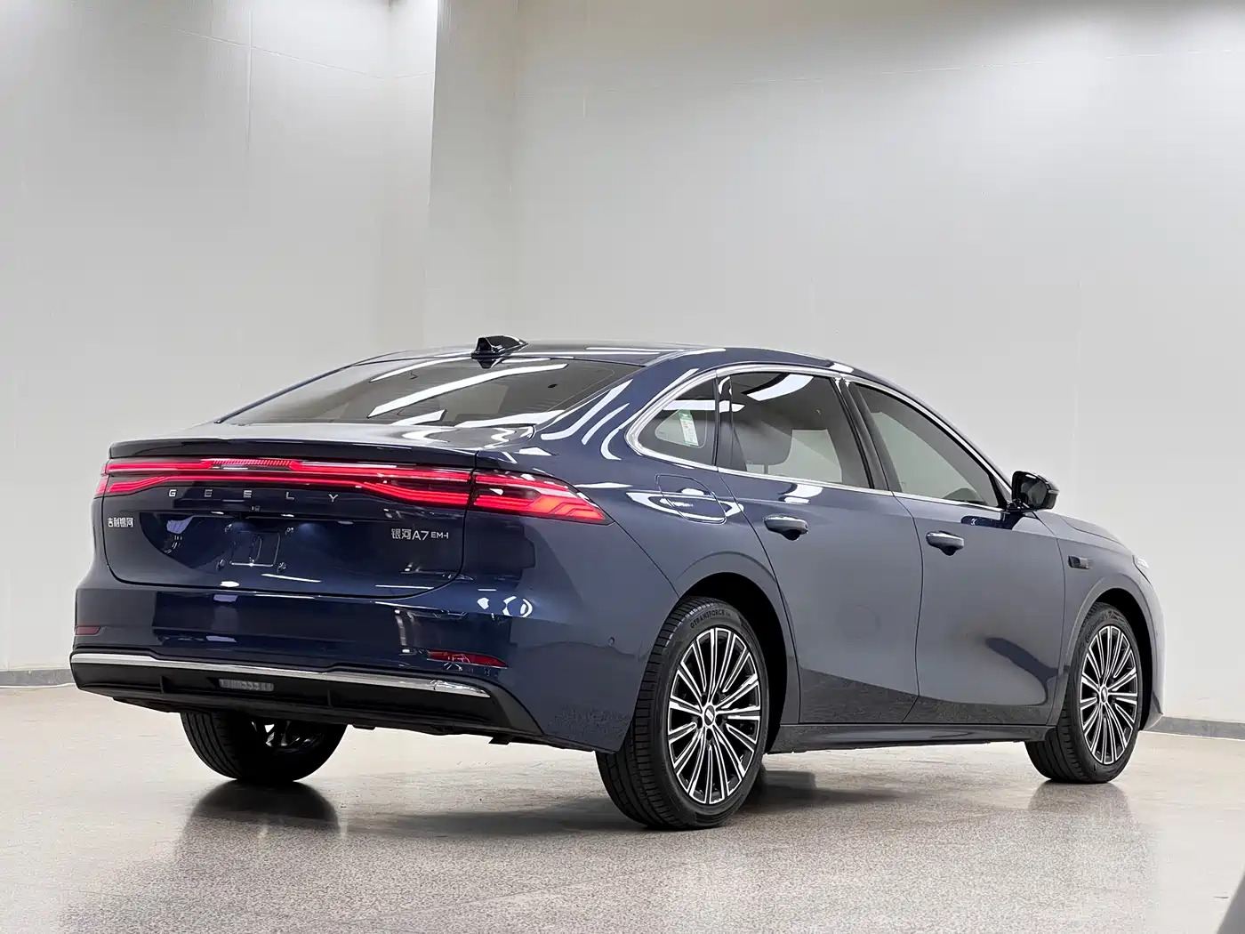 Geely Galaxy Galaxy A7 2025 EM-i фото 7
