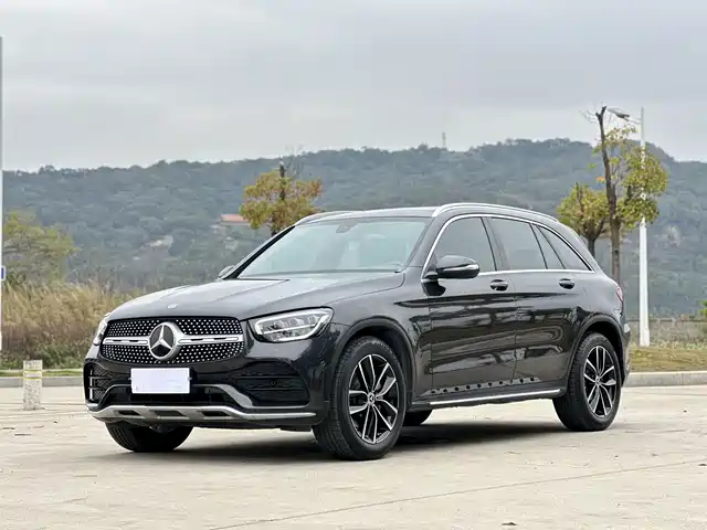 MERCEDES-BENZ GLC