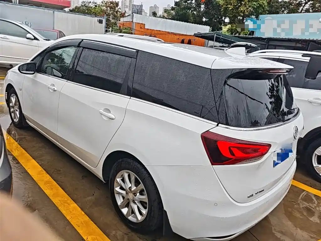 Buick GL6 2018 18T 6-Seater Elite фото 5