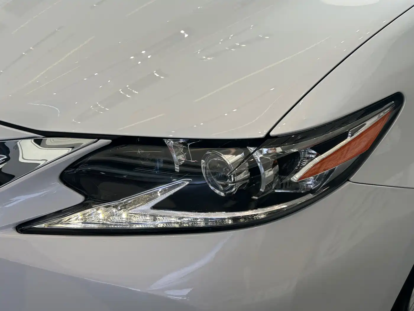 Lexus ES 2015 200 Elite Edition фото 22