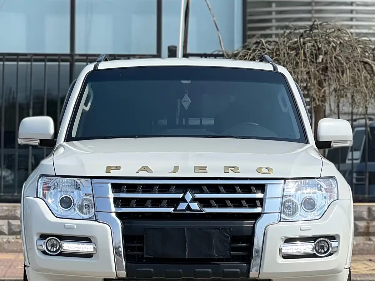 Mitsubishi Pajero (Import) 2019 3.0L Auto Standard Version фото 2