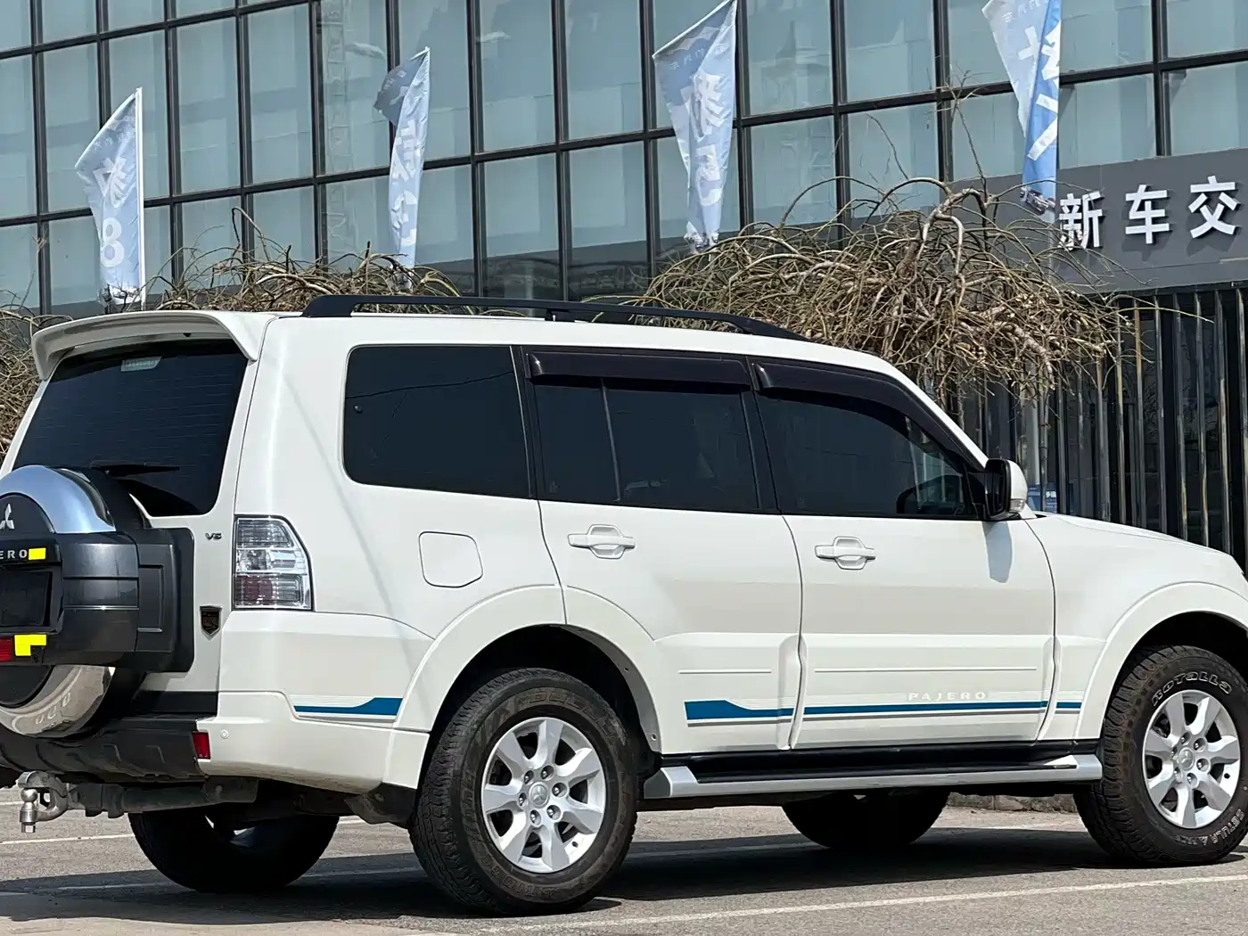 Mitsubishi Pajero (Import) 2019 3.0L Auto Standard Version фото 4