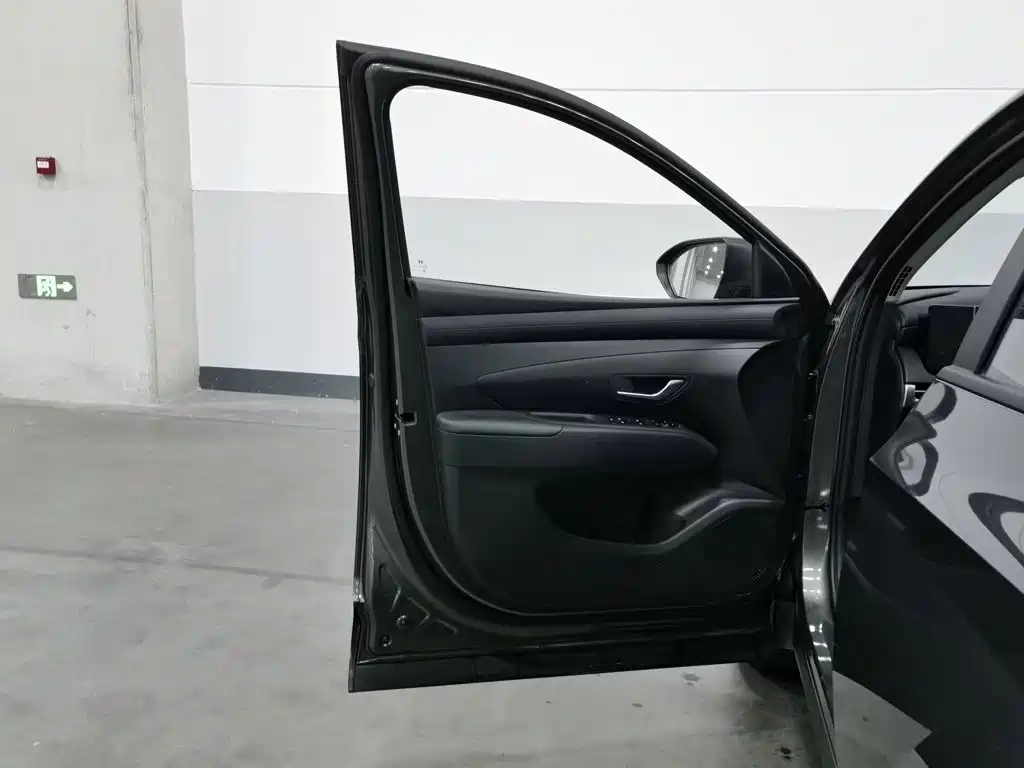 Фото 8 - Hyundai Tucson