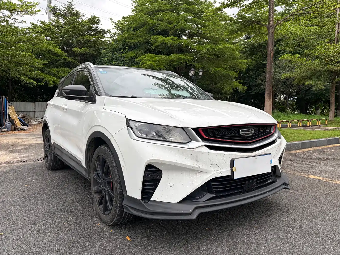 Фото 3 - Geely Coolray