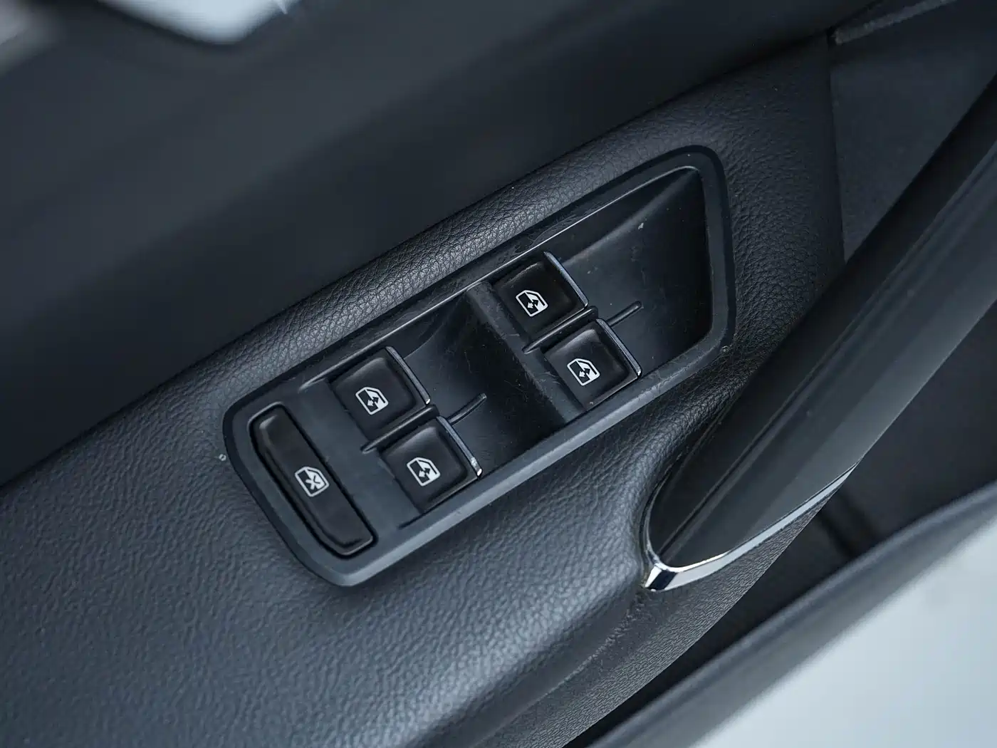 Volkswagen Passat 2016 330TSI DSG Executive Edition фото 13