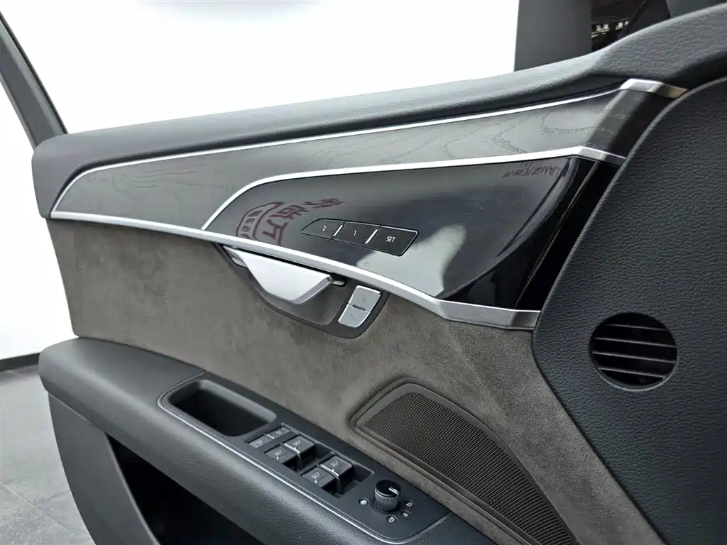 Audi A8 2021 A8L 50 TFSI quattro Comfort фото 13
