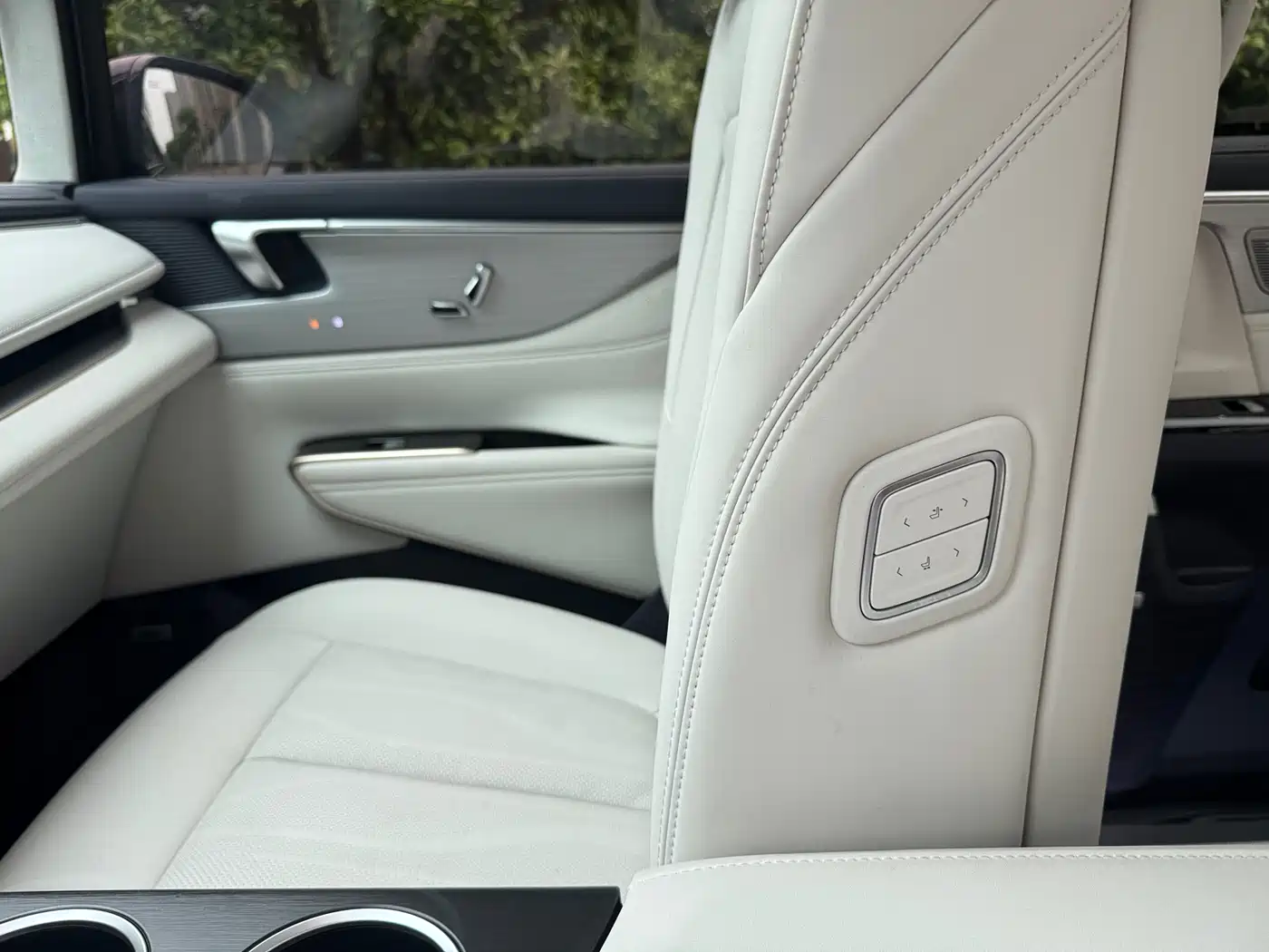 Buick GL8 New Energy 2026 Luzun Premium Luxury Avenir Edition фото 17