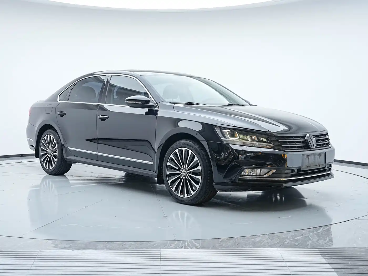 Volkswagen Passat 2016 330TSI DSG Executive Edition фото 3