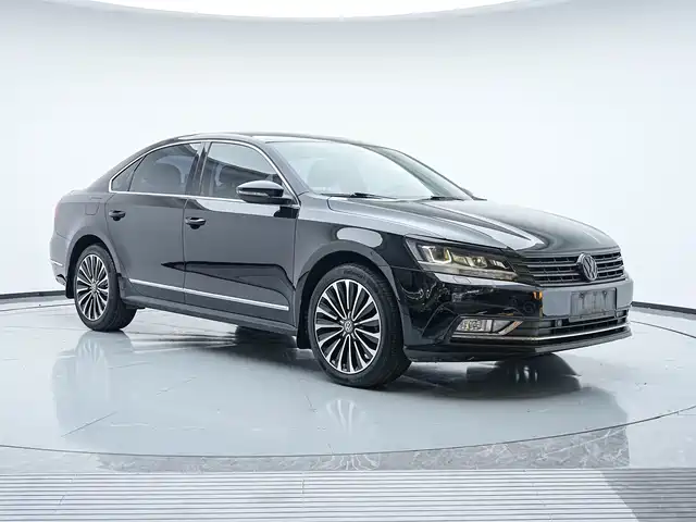 Volkswagen Passat 2016 330TSI DSG Executive Edition — фото 3