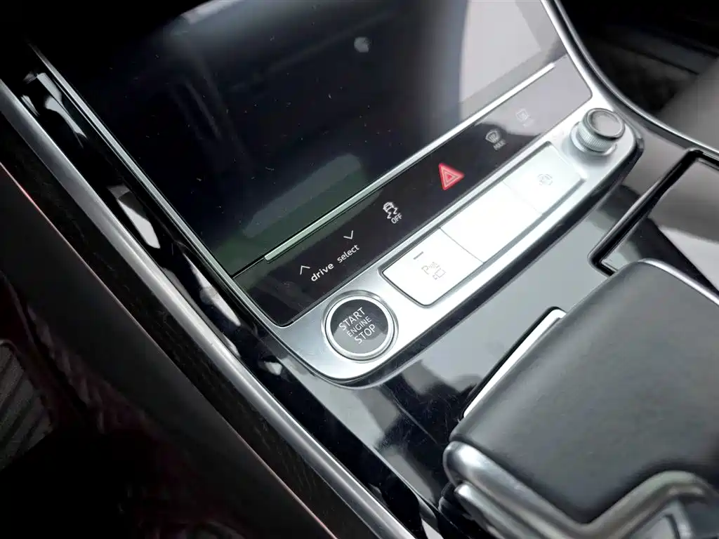 Audi A8 2021 A8L 50 TFSI quattro Comfort фото 11