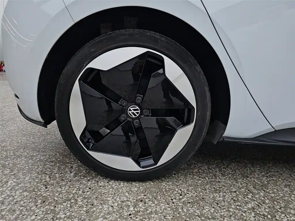 Volkswagen ID.3 2023 Upgraded Pure Intelligence Edition фото 6
