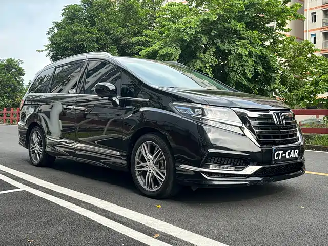 Honda Elysion 2019 2.0L Hybrid Luxury Edition — фото 3