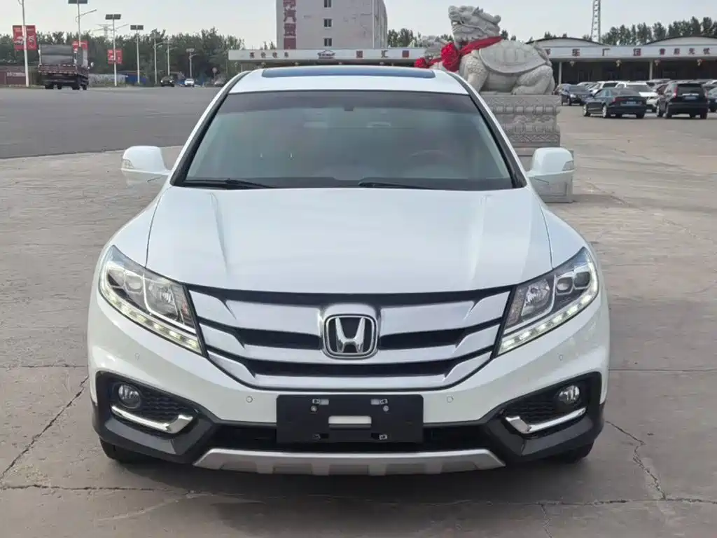 Фото 3 - Honda Crosstour