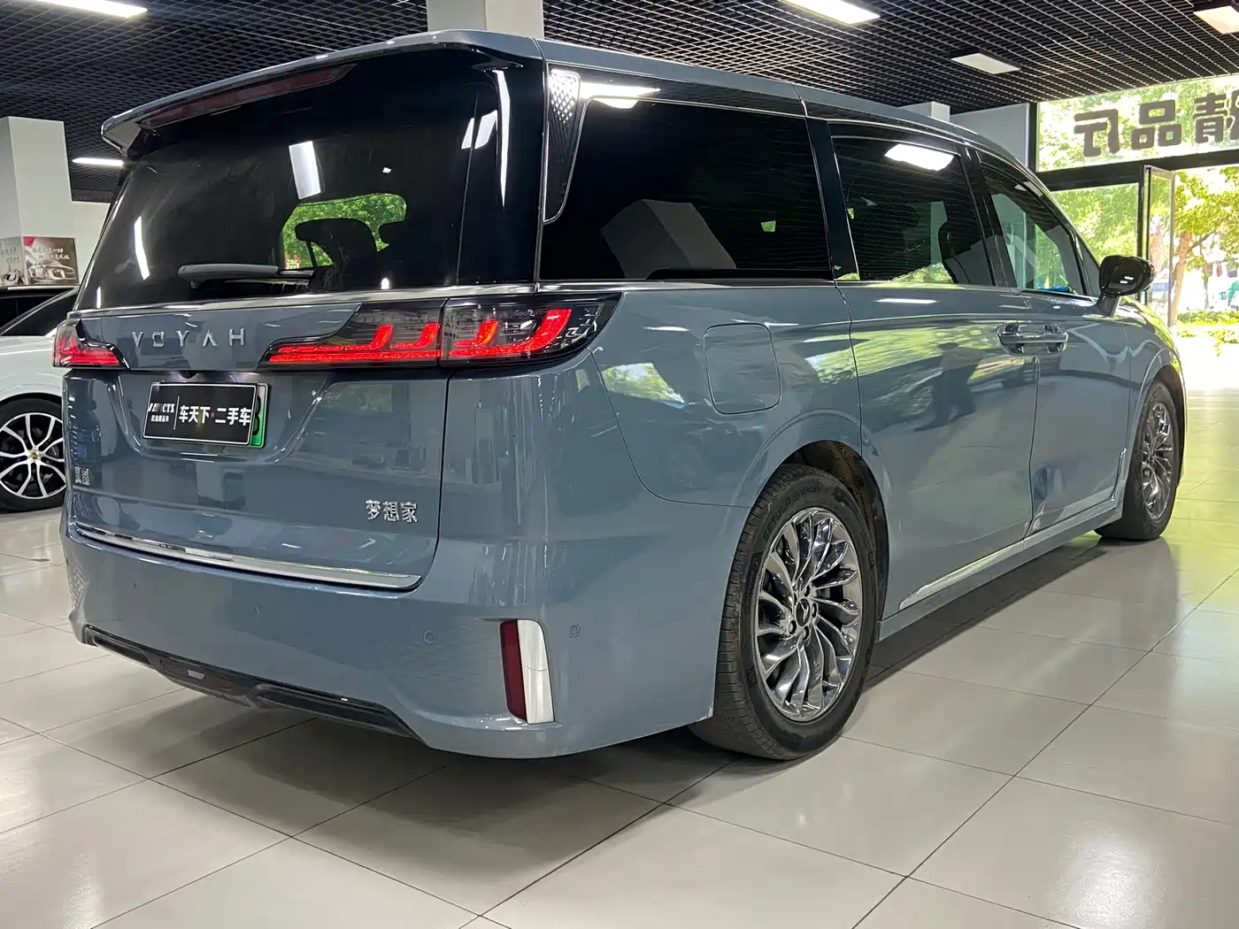 Voyah Auto Voyah Dreamer 2022 Low-carbon Dream+Smart Package фото 6