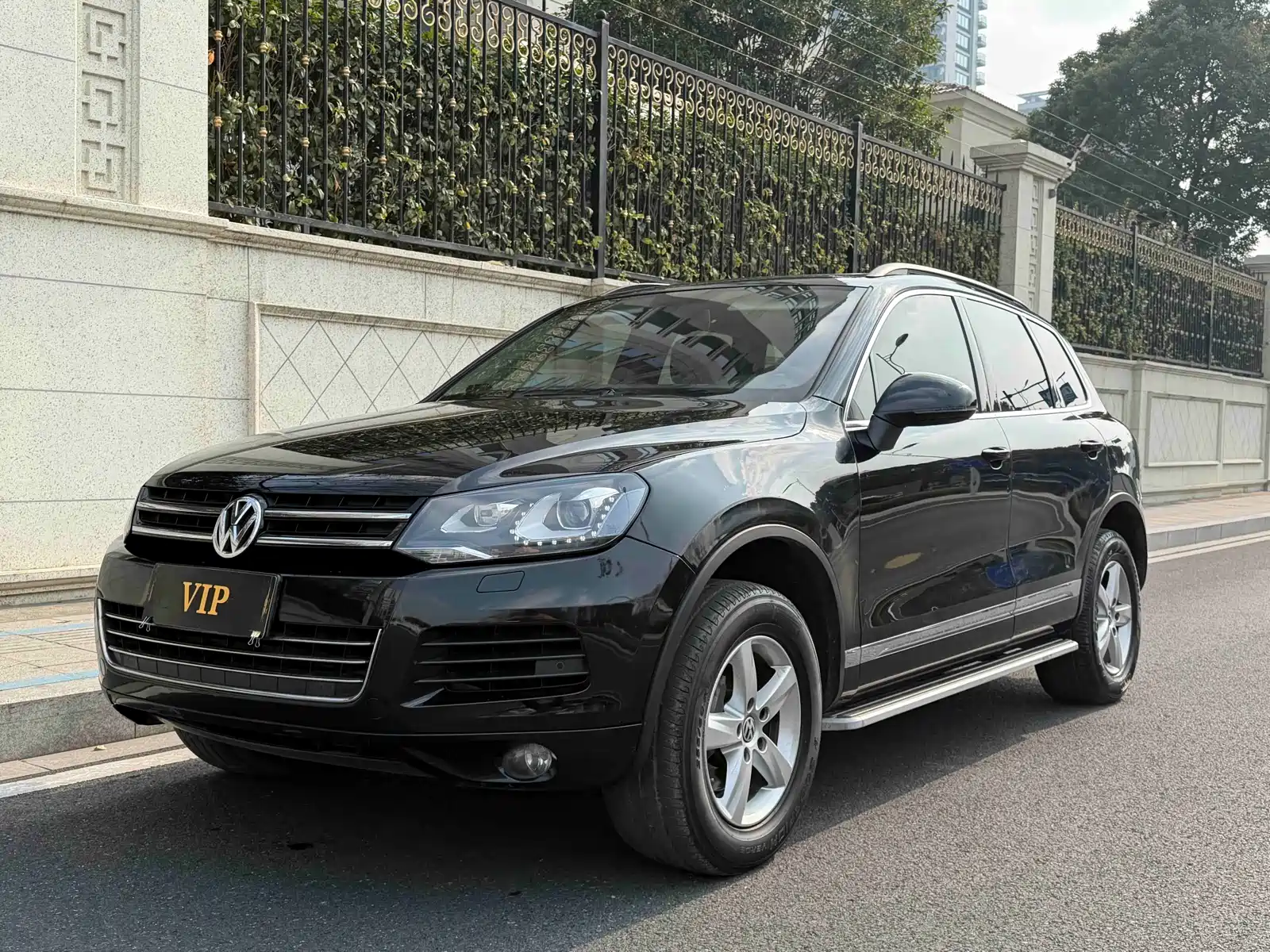 Фото 1 - Volkswagen Touareg