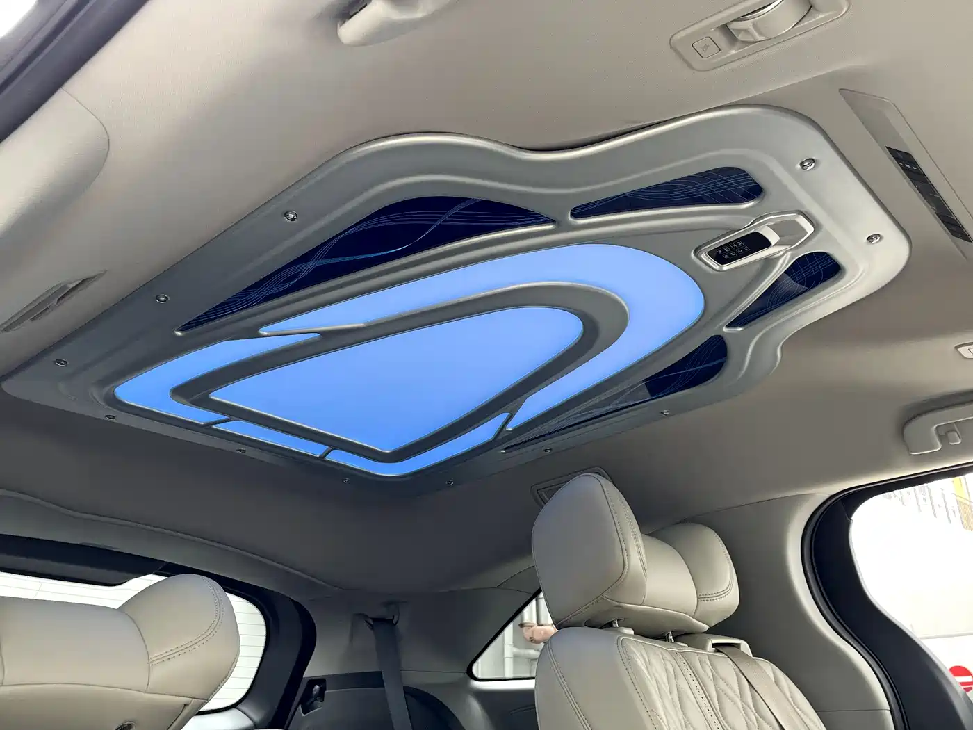 Toyota Sienna 2026 Model 2.5L Hybrid 2WD Comfort Edition фото 13