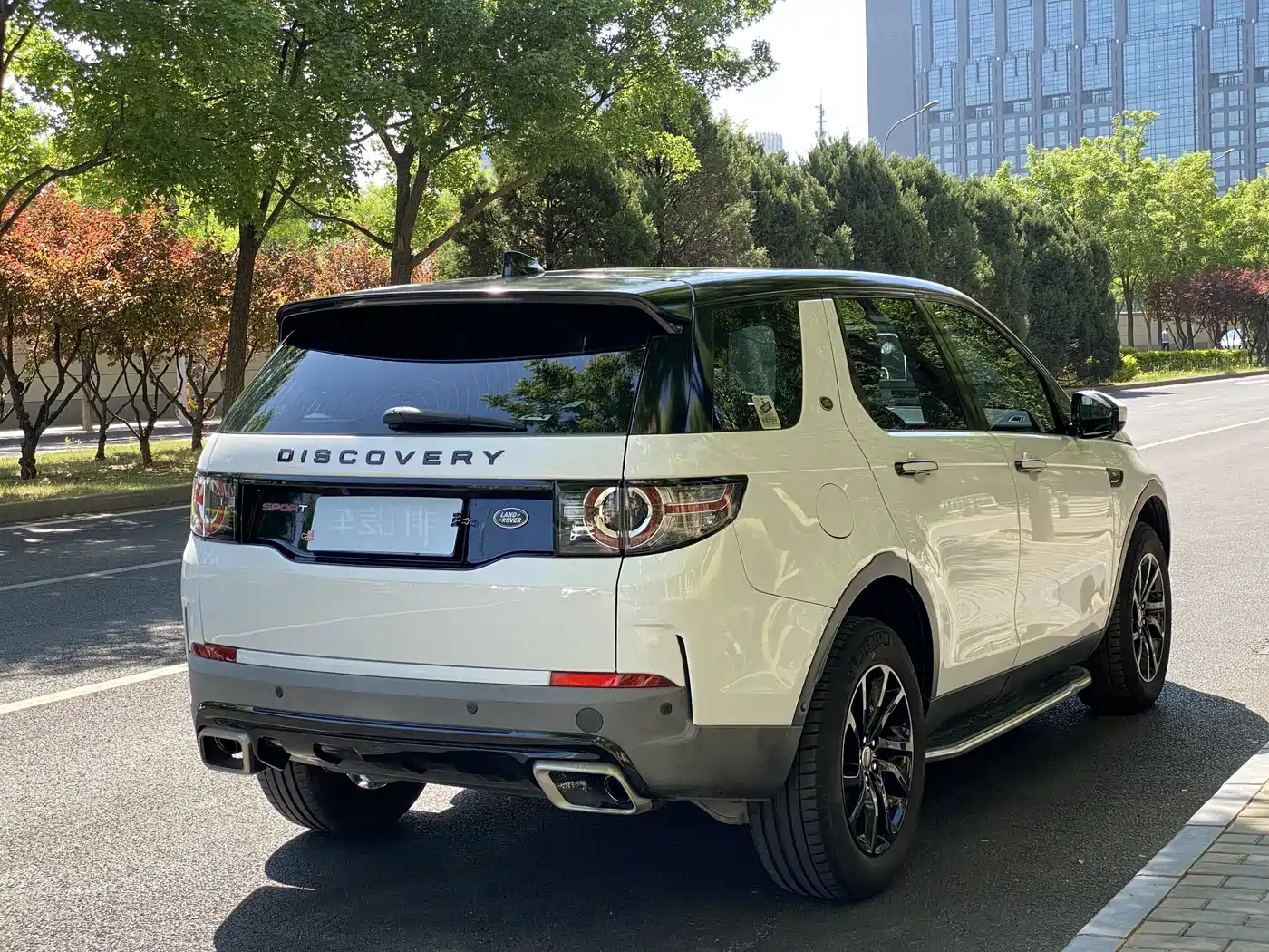 Land Rover Discovery Sport 2018 240PS SE Edition фото 6