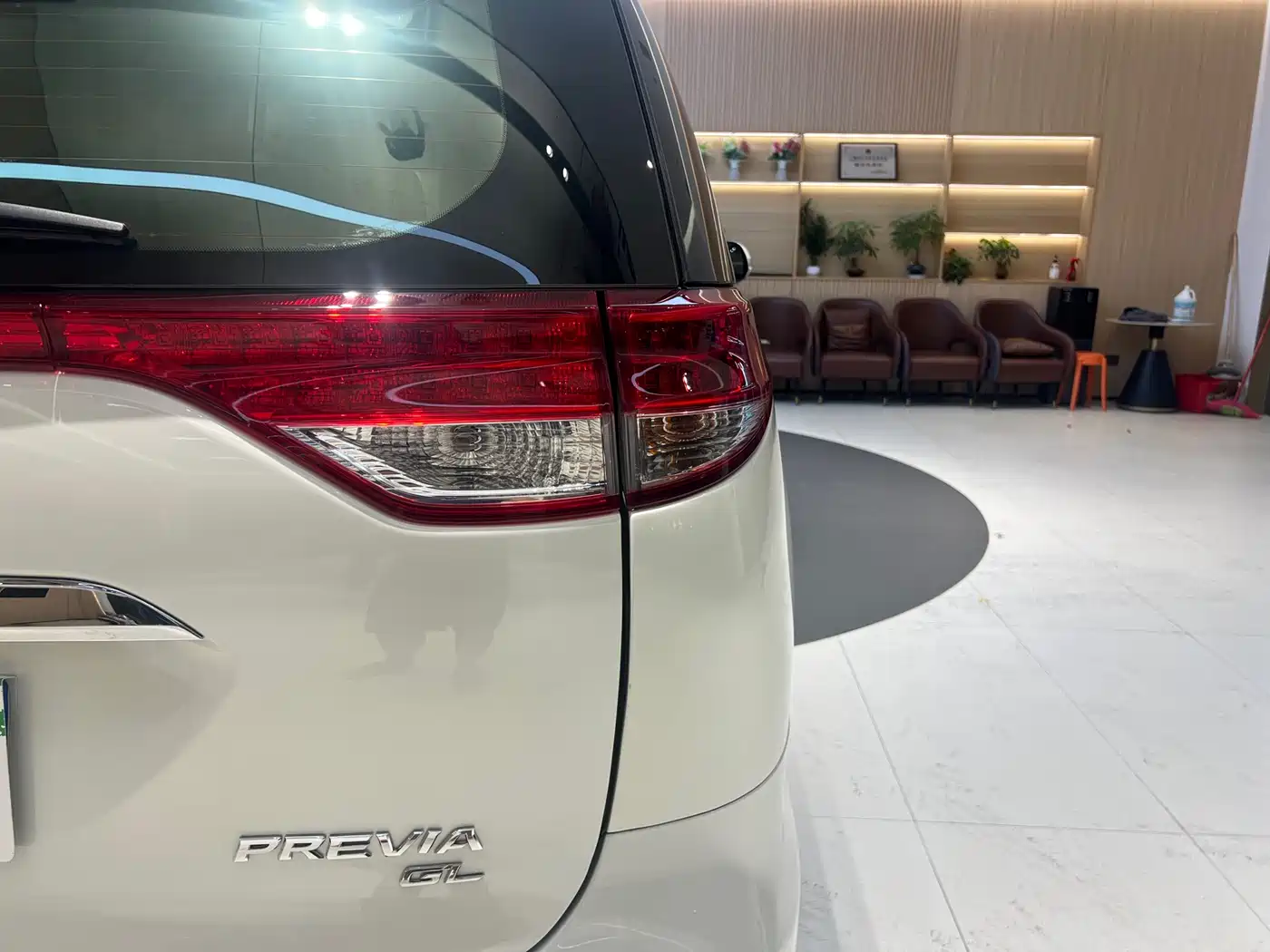 Toyota Previa 2012 2.4L 7-Seater Luxury Edition фото 9