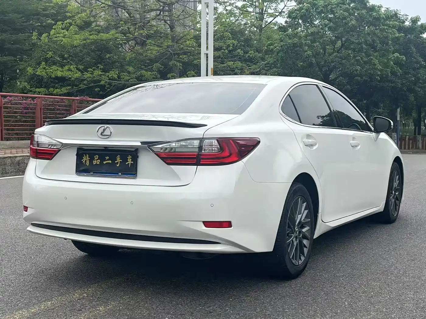 Lexus ES 2017 200 30th Anniversary Edition фото 7