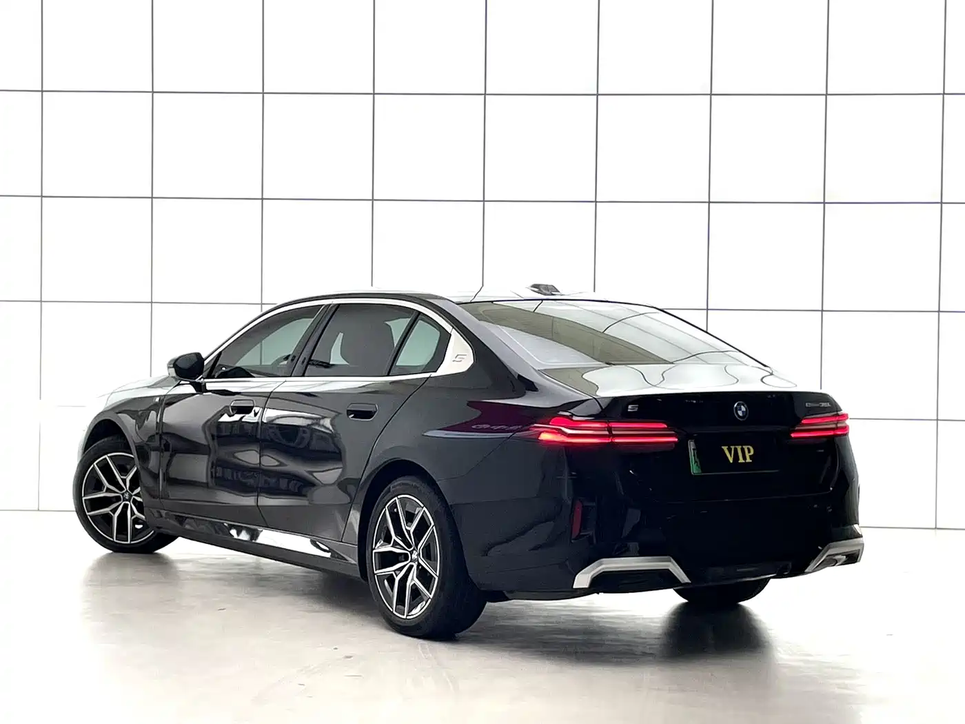 BMW i5 2024 2024 eDrive 35L Premium Model M Sport Package