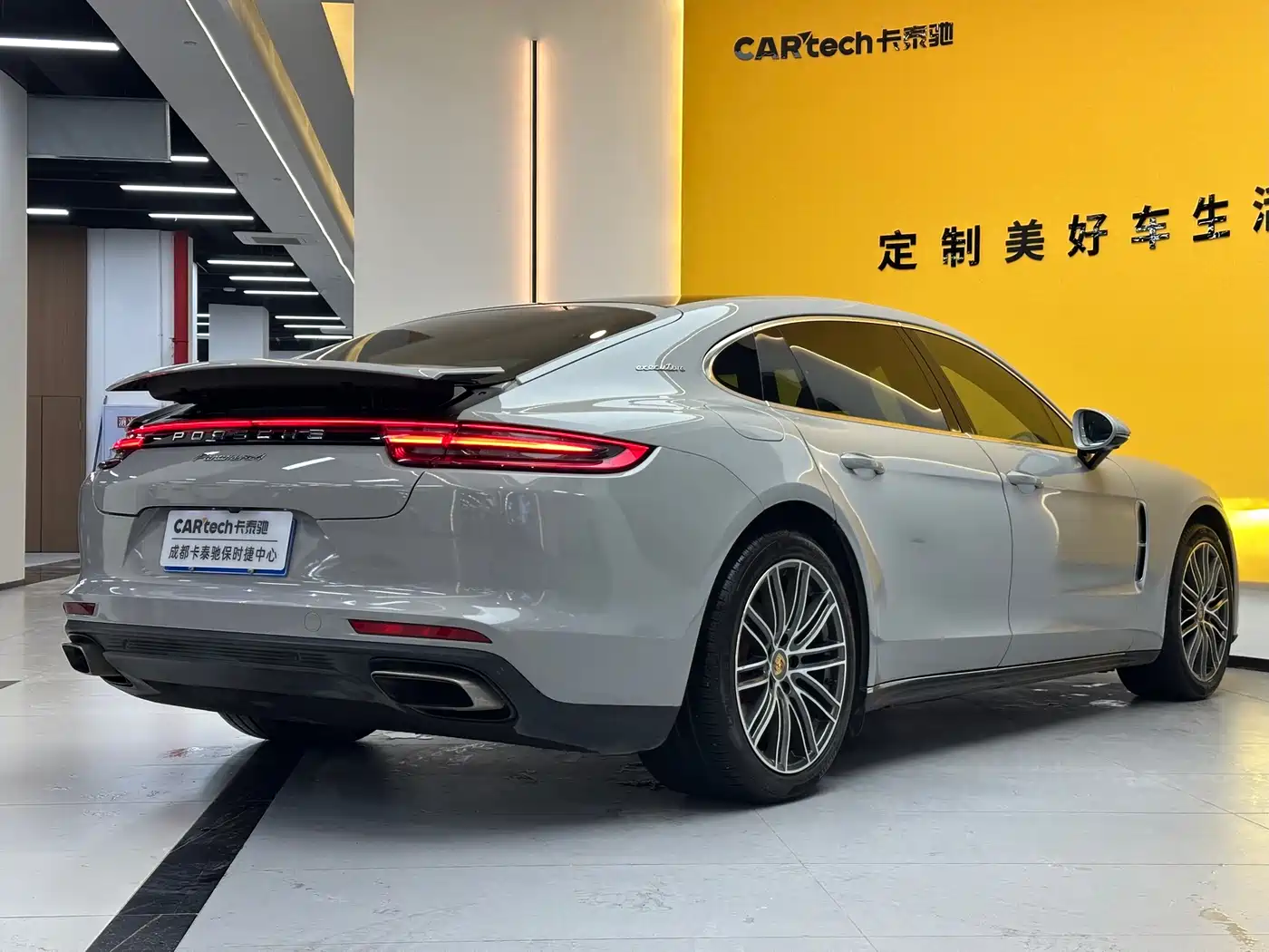 Porsche Panamera 2017 Panamera 4 Executive Long Wheelbase 3.0T фото 4